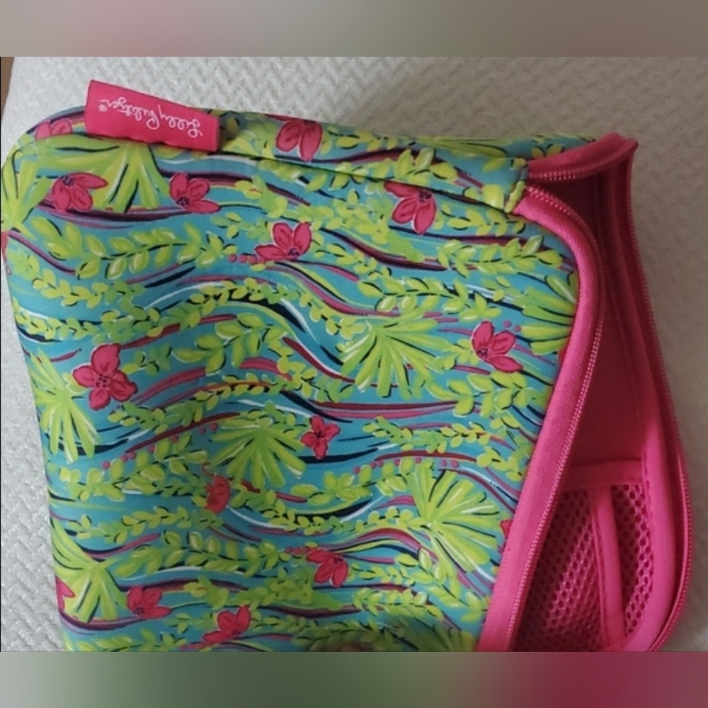Lilly Pulitzer Bag/Tablet Case - Picture 8 of 9